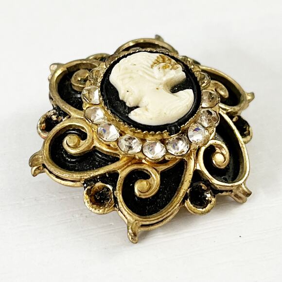 Cameo Brooch Ornate Vintage Pin - Picture 3 of 6